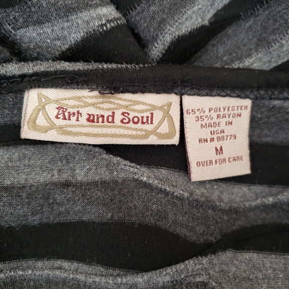 Super soft Art and Soul brand top size medium - Picture 5 of 6